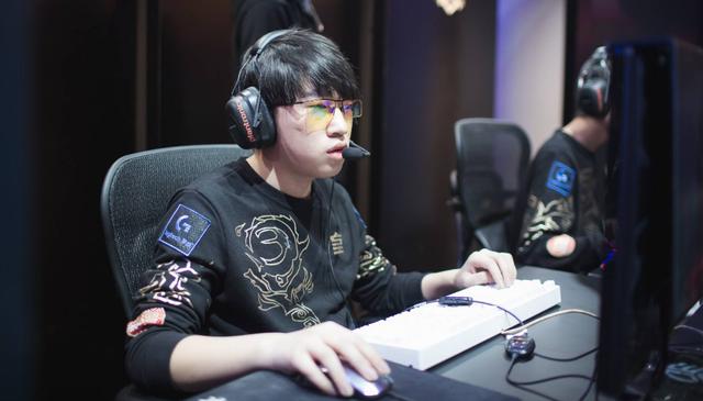 决无疑是小 决无疑是小